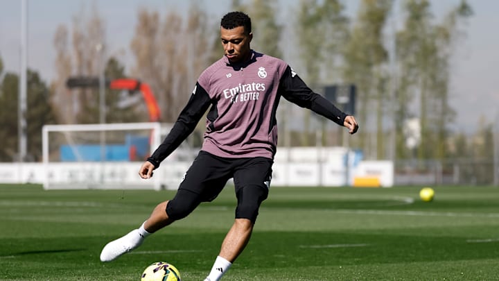 Kylian Mbappé pourrait refouler les pelouse cette semaine. Kylian Mbappé pourrait refouler les pelouse cette semaine.