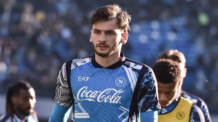 Khvicha Kvrataskhelia is on the verge of leaving Napoli