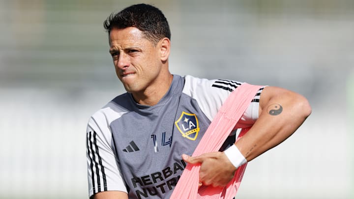 Javier Hernandez revealed an injury update on Twitch, 