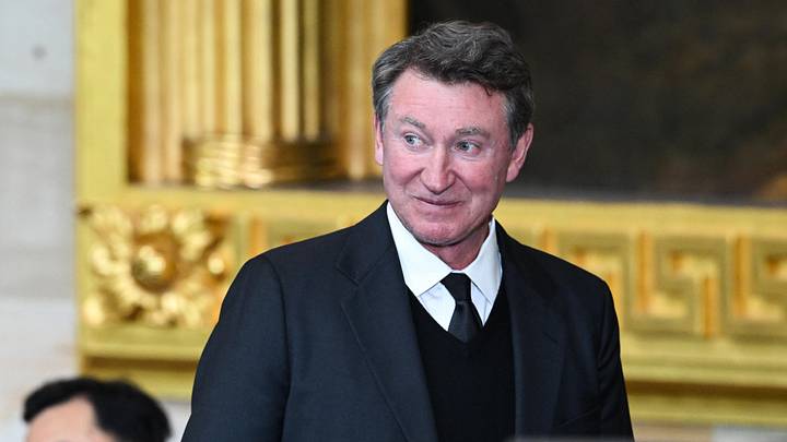 Jan 20, 2025; Washington, DC, USA; Canadian retired professional hockey player Wayne Gretzky Jan 20, 2025; Washington, DC, USA; Canadian retired professional hockey player Wayne Gretzky