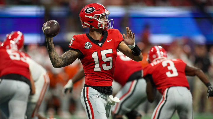 Aug 31, 2024; Atlanta, Georgia, USA; Georgia Bulldogs quarterback Carson Beck (15) throws a pass against the Clemson Tigers in the third quarter at Mercedes-Benz Stadium. Mandatory Credit: Brett Davis-USA TODAY Sports
