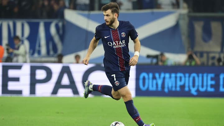 Khvicha Kvaratskhelia et le PSG affrontent l'AJ Auxerre ce samedi en Ligue 1