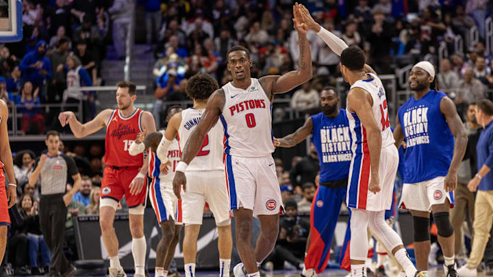 Detroit Pistons center Duren celebrates with forward Harris on a time out during the second half against the LA Clippers at Little Caesars Arena. 