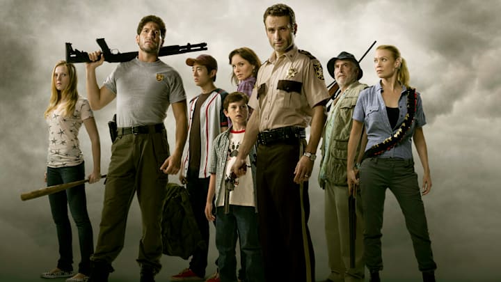 Amy (Emma Bell), Shane Walsh (Jon Bernthal), Glenn (Steven Yeun), Carl Grimes (Chandler Riggs), Lori Grimes (Sarah Wayne Callies), Rick Grimes (Andrew Lincoln), Dale (Jeffrey DeMunn) and Andrea (Laurie Holden) - The Walking Dead season 1