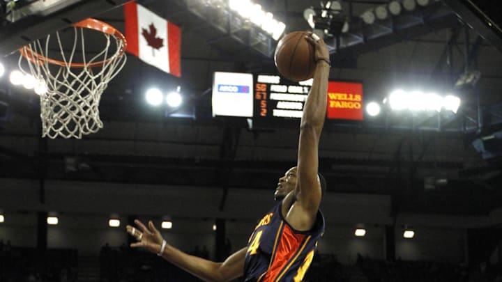 October 17, 2009; Sacramento, CA, USA; Golden State Warriors forward Anthony Randolph (4) dunks the ball against the Sacramento Kings at Arco Arena. 