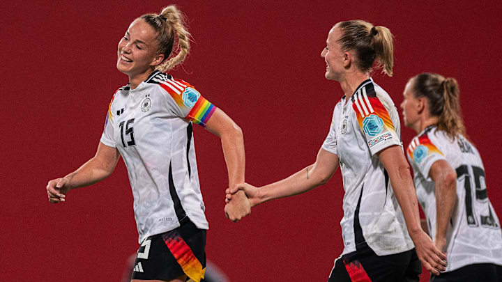 Giulia Gwinn (links) und Lea Schüller