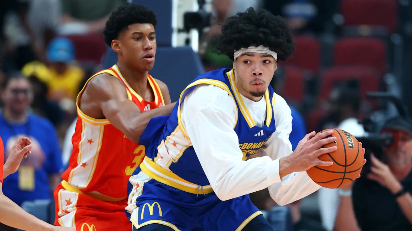 How does Bill Self staying at Kansas affect Kentucky's chances with Tyran Stokes?