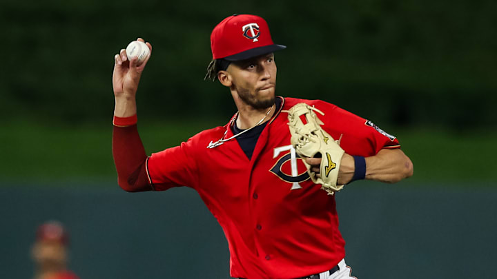 Minnesota no le hizo una oferta calificada a Andrelton Simmons