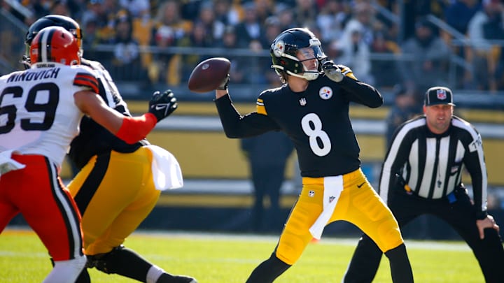 Cleveland Browns v Pittsburgh Steelers