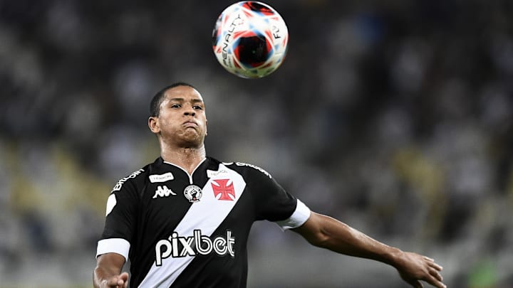 Barros é considerado uma joia vascaína