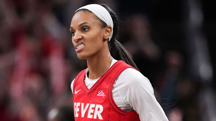 May 30, 2025; Indianapolis, Indiana, USA; Indiana Fever forward DeWanna Bonner (25) reacts to scoring a three point basket Friday, May 30, 2025, during the game at Gainbridge Fieldhouse in Indianapolis. The Connecticut Sun defeated the Indiana Fever, 85-83. Mandatory Credit: Grace Hollars-USA TODAY Network via Imagn Images May 30, 2025; Indianapolis, Indiana, USA; Indiana Fever forward DeWanna Bonner (25) reacts to scoring a three point basket Friday, May 30, 2025, during the game at Gainbridge Fieldhouse in Indianapolis. The Connecticut Sun defeated the Indiana Fever, 85-83. Mandatory Credit: Grace Hollars-USA TODAY Network via Imagn Images