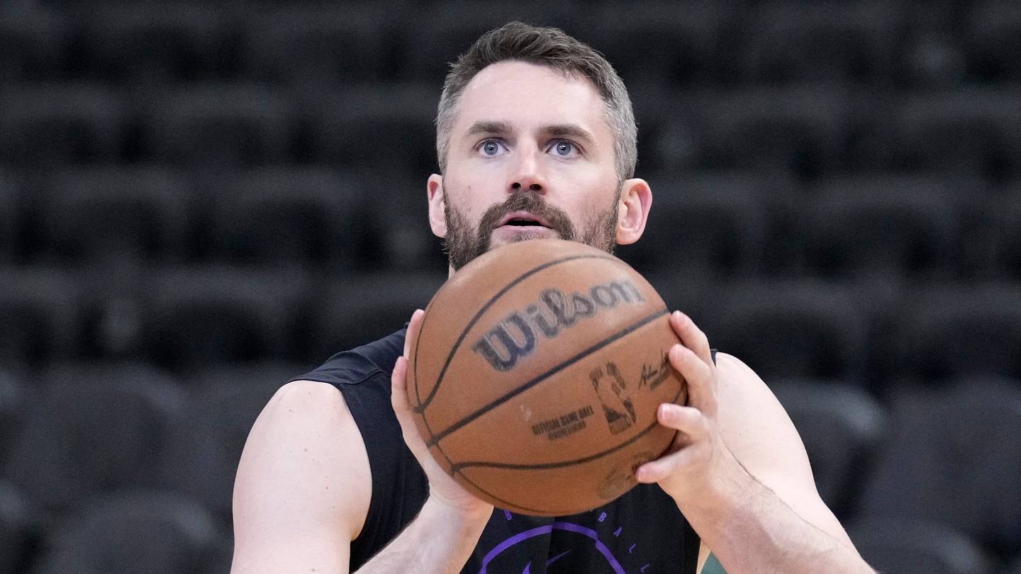 Cavs Should Skip Kevin Love Reunion Even If LeBron Returns
