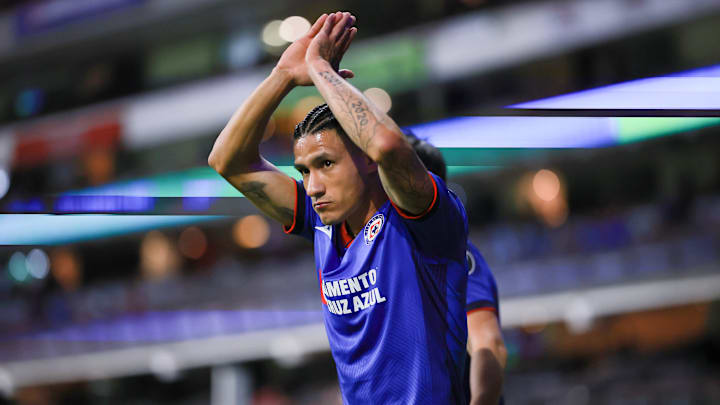 Durante la semana, Uriel Antuna pidió disculpas a la afición de Chivas por su polémico festejo del C2023 donde besó el escudo celeste.