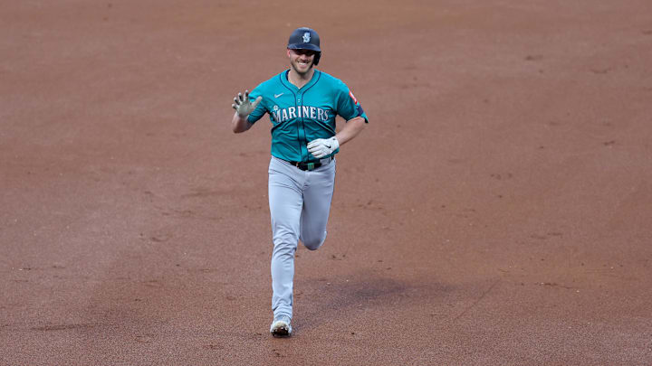 Aug 15, 2025; New York City, New York, USA; Seattle Mariners catcher Mitch Garver (18) rounds the bases after hitting a solo home run against the New York Mets during the second inning at Citi Field. Mandatory Credit: Brad Penner-Imagn Images