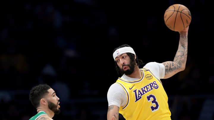Davis es el líder ofensivo de los Lakers con 25.7 puntos por juego