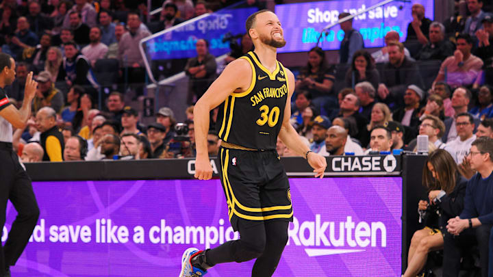 Mar 7, 2024; San Francisco, California, USA; Golden State Warriors guard Stephen Curry (30) limps around the court after a play against the Chicago Bulls during the fourth quarter at Chase Center. Mandatory Credit: Kelley L Cox-Imagn Images Mar 7, 2024; San Francisco, California, USA; Golden State Warriors guard Stephen Curry (30) limps around the court after a play against the Chicago Bulls during the fourth quarter at Chase Center. Mandatory Credit: Kelley L Cox-Imagn Images