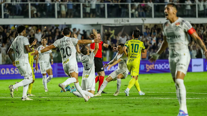 Luan Peres garantiu a vitória do Santos sobre o Mirassol