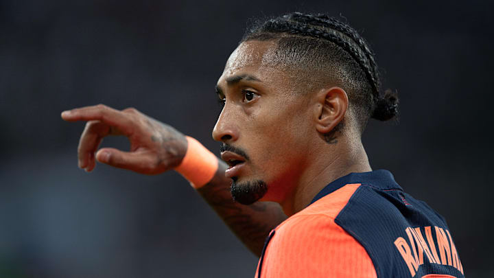 Raphinha é desfalque importante no ataque do Barcelona