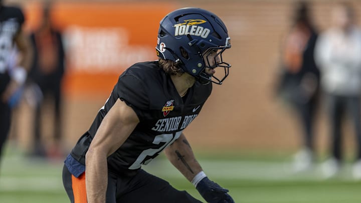Jan 28, 2025; Mobile, AL, USA; National team defensive back Maxen Hook of Toledo (25) gets set during Senior Bowl practice for the National team at Hancock Whitney Stadium. 