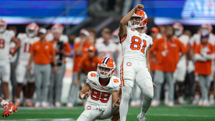 Aug 31, 2024; Atlanta, Georgia, USA; Clemson Tigers place kicker Nolan Hauser (81) kicks a field goal against the Georgia Bulldogs in the third quarter at Mercedes-Benz Stadium. Aug 31, 2024; Atlanta, Georgia, USA; Clemson Tigers place kicker Nolan Hauser (81) kicks a field goal against the Georgia Bulldogs in the third quarter at Mercedes-Benz Stadium.