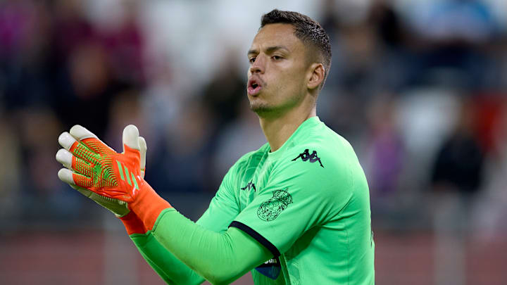 El portero Oscar Whalley.