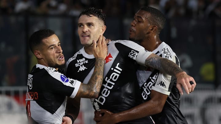 Vasco dominou o Melgar e venceu por 3 a 0