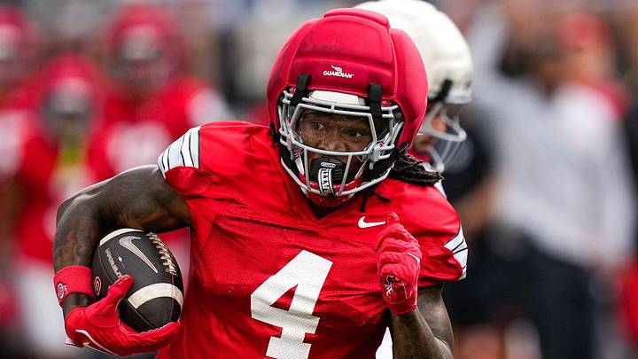 Wide receiver Jeremiah Smith (4) runs the ball during the Ohio State football spring game at Ohio Stadium on Saturday, April 18, 2026 in Columbus, Ohio.