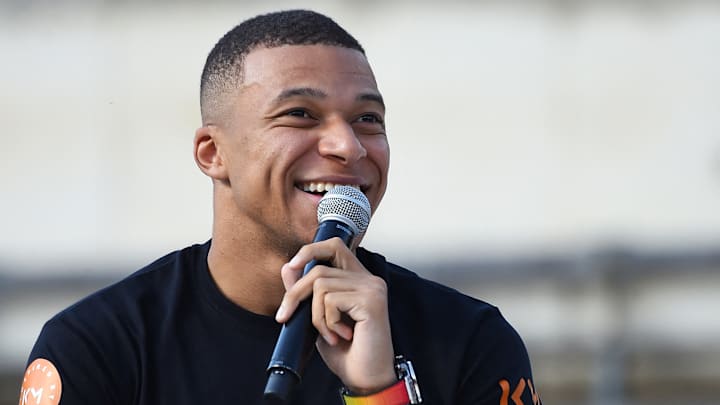 Mbappé laisse planer le doute