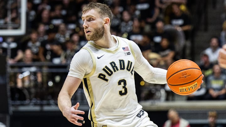 Purdue Boilermakers guard Braden Smith (3) dribbles the ball