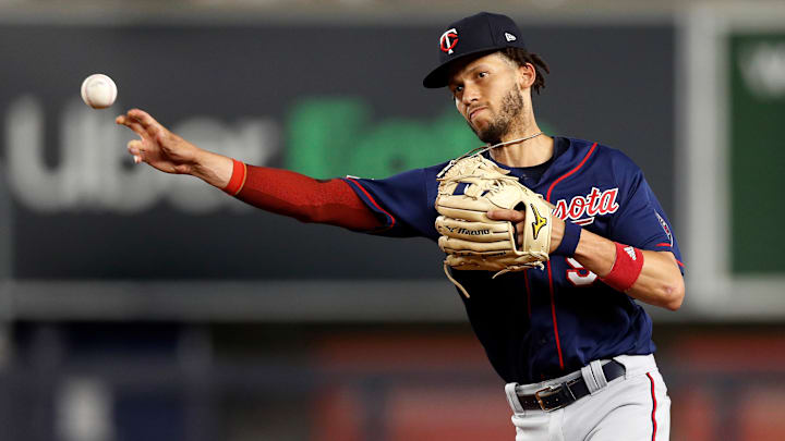 Andrelton Simmons puede interesar a varios equipos
