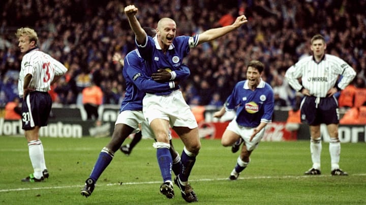 Matt Elliott scored a brace in the 2000 Worthington Cup final Matt Elliott scored a brace in the 2000 Worthington Cup final