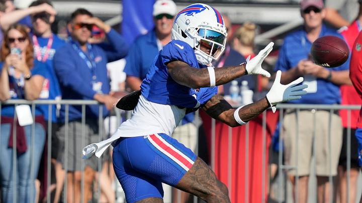 Mecole Hardman Jr. pulls in a pass near the sideline during position drills during day five of Buffalo Bills training camp. Mecole Hardman Jr. pulls in a pass near the sideline during position drills during day five of Buffalo Bills training camp.
