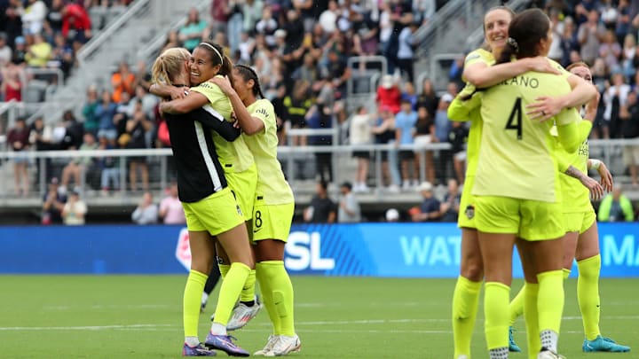 Washington Spirit midfielder Leicy Santos (10) celebrates with teammates after their win against Portland Thorns FC during the second half at Audi Field