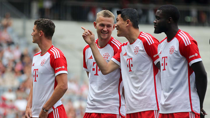 Matthijs de Ligt mit seinen Innenverteidiger-Kollegen - und Pavard