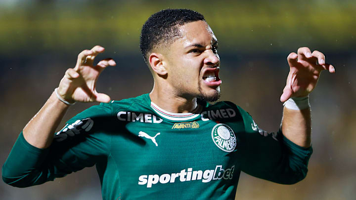 Vitor Roque é o jogador mais valioso do elenco do Palmeiras, conforme o CIES