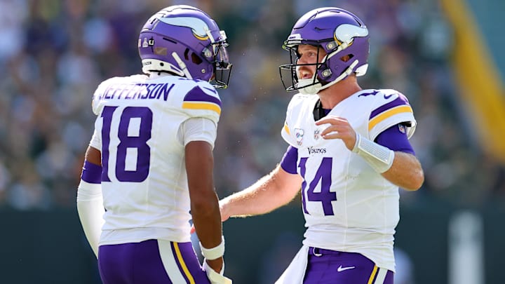 Minnesota Vikings v Green Bay Packers