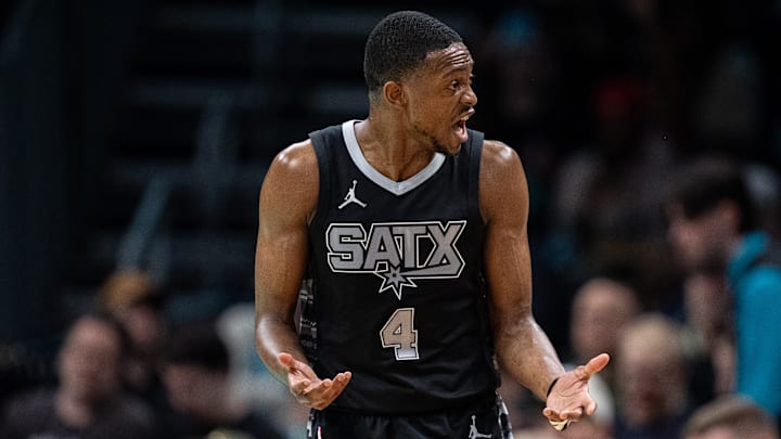 San Antonio Spurs v Charlotte Hornets