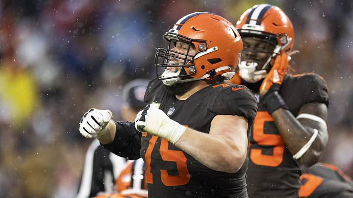 Cleveland Browns guard Joel Bitonio (75) Cleveland Browns guard Joel Bitonio (75)