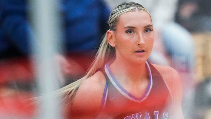 Hamilton Southeastern Royals guard Maya Makalusky (3) stands up after scoring a 3-pointer Friday, Jan. 24, 2025, during a basketball game between the Zionsville Eagles and the Hamilton Southeastern Royals at Zionsville Community High School in Zionsville.