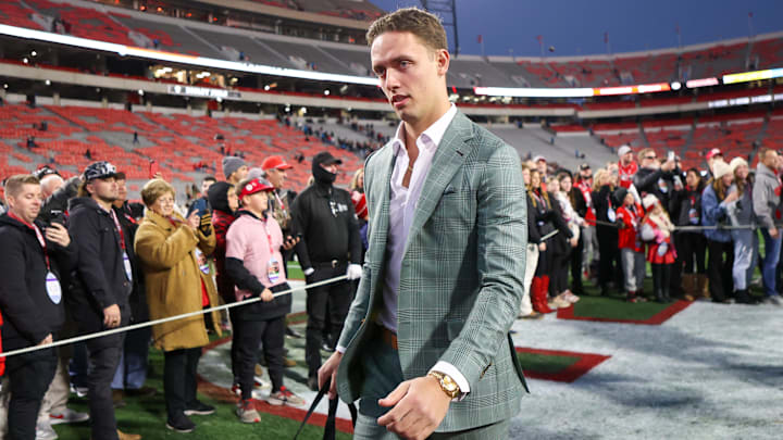Nov 29, 2024; Athens, Georgia, USA; Georgia Bulldogs quarterback Carson Beck (15) walks into Sanford Stadium before a game against the Georgia Tech Yellow Jackets. Mandatory Credit: Brett Davis-Imagn Images Nov 29, 2024; Athens, Georgia, USA; Georgia Bulldogs quarterback Carson Beck (15) walks into Sanford Stadium before a game against the Georgia Tech Yellow Jackets. Mandatory Credit: Brett Davis-Imagn Images