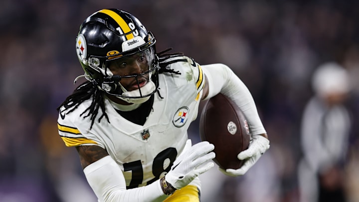 Pittsburgh Steelers v Baltimore Ravens