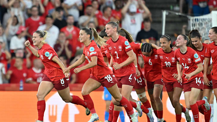 Jubelnde Schweizerinnen