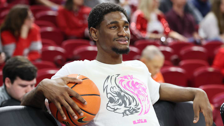 Arkansas Razorbacks wing Billy Richmond III prior to the game against the Auburn Tigers at Bud Walton Arena in Fayetteville, Ark.
