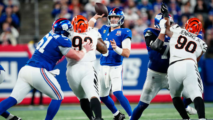 New York Giants quarterback Daniel Jones (8) looks for an open receiver but the attempt was incomplete, Sunday, October 13, 2024, in East Rutherford.