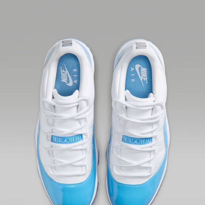 16815300_33840245_600.jpg Nike Blue and White Low-Top Sneaker Tongue Detail main image 1