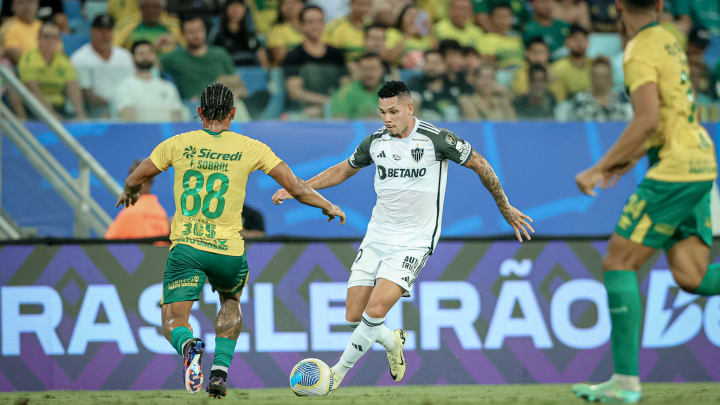 Sem Hulk, Paulinho tem sido o mais perigoso do ataque do Galo