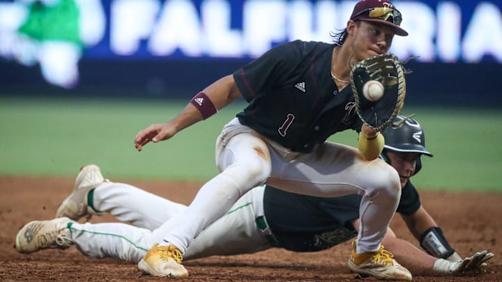 Corpus Christi London and sophomore infielder Aidan Salinas will take on Raymondville in a UIL Texas Class 3A Division I area round series this week.