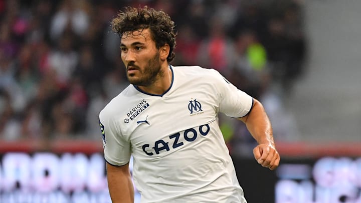 Sead Kolasinac s'était imposé en défense sous Tudor. Sead Kolasinac s'était imposé en défense sous Tudor.