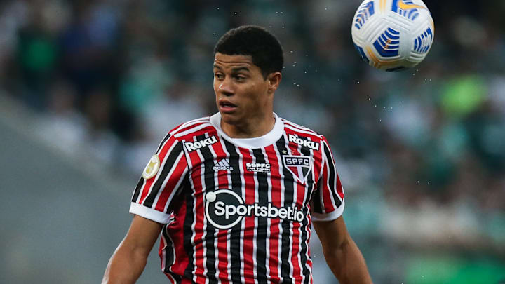 O meia de 23 anos deixa o Tricolor após quatro temporadas