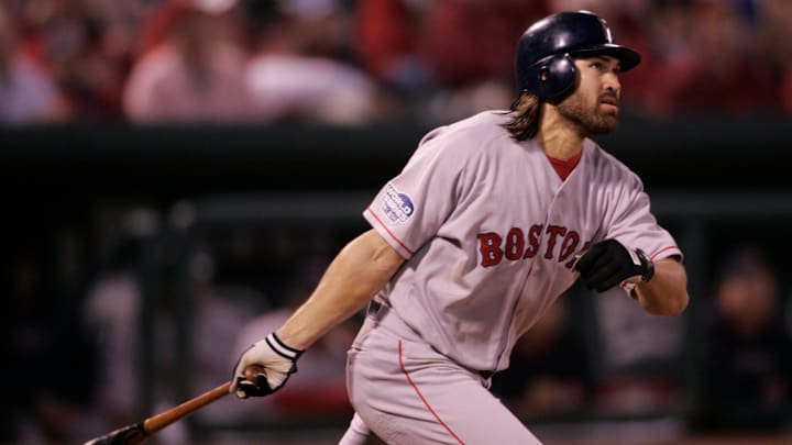 10/26/2004 -- St. Louis, MO -- World Series Game 3 - Boston Red Sox vs. St. Louis Cardinals -- Johnny Damon hits a foul in the fifth inning. Xxx World Series Dec 386 Jpg S Bbo Usa Mo